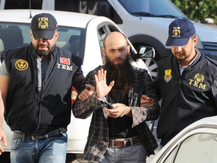 Суд Стамбула освободил из-под стражи 12 человек, проходящих по делу о членстве в ИГИЛ*