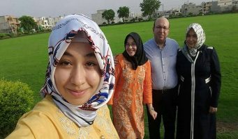 Бывший директор турецкой школы в Пакистане и его семья похищены   