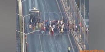 Опубликованны новые кадры, доказывающие линчевание солдат на мосту через Босфорский пролив утром 15 июля – в день осуществления попытки государственного переворота   