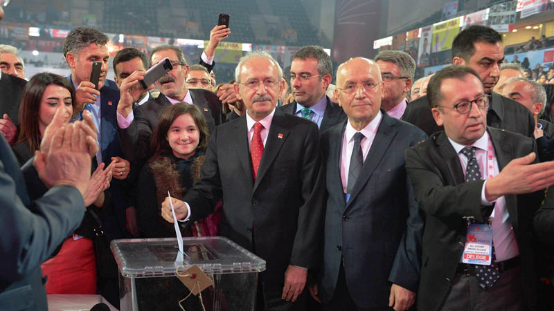 Лидер главной оппозиционной партии Турции Кылычдароглу переизбран на этот пост  