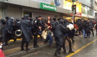 Полиция Анкары разогнала женский митинг перед 8 марта