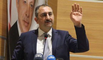 Министр юстиции Турции посетовал, что «Интерпол нас игнорирует»