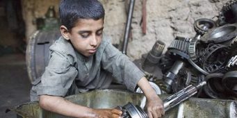 В Турции используется труд сотен тысяч детей   