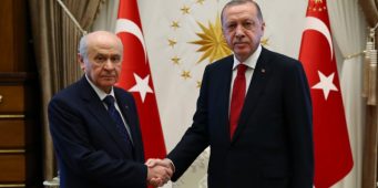 Эрдоган и Бахчели договорились не продлевать режим чрезвычайного положения