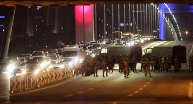 Неожиданное заявление по делу о событиях на мосту в ночь попытки переворота 15 июля: О готовящемся мятеже сторонникам Эрдогана сообщили заранее