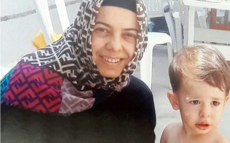 Домохозяйка, попавшая в «черный лист» мэрии Бурсы, и ее малолетний сын, продолжают находится в тюрьме   