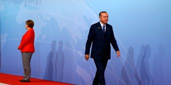 Рукотворные социальные кризисы разрушают Турцию   