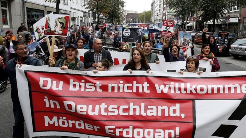 В Германии начались акции протеста против визита Эрдогана