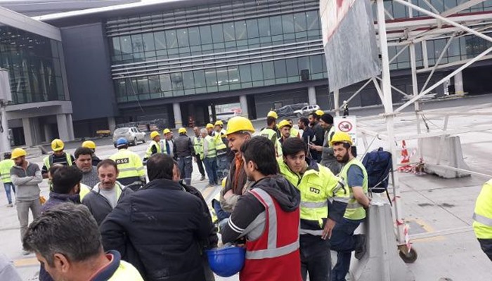 За неделю до открытия нового аэропорта в Стамбуле строители устроили сидячий протест из-за долгов по зарплате