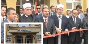 Школа, открытая в Косово правительством Турции, в центре сексуального скандала