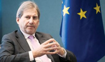 Еврокомиссар высказался за отказ от переговоров о вступлении Турции в ЕС