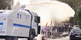 Турецкая полиция увеличила парк машин-водометов для борьбы с беспорядками