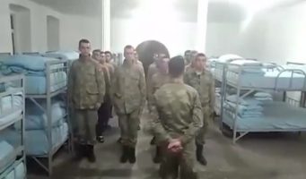 Скандал в армии: Солдаты передали привет кандидату от националистов
