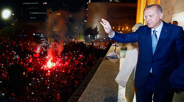 Эрдоган использует беженцев для победы на выборах?   