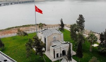 Турция планирует провести операцию по переносу гробницы прародителя османского государства на старое место