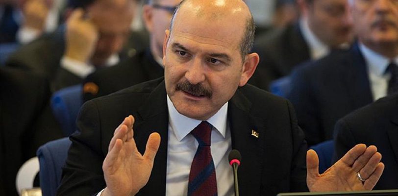 Глава МВД Турции заступился за аморального полицейского   