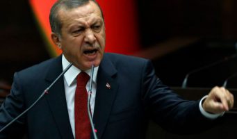 Отец и дочь подали друг на друга иски за оскорбления Эрдогана