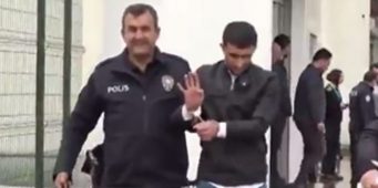 Задержанный вор показал знак «рабиа»: Турция очень развилась и выросла   