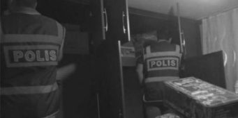 Двое турецких полицейских украли деньги иностранца при проверке документов    