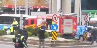 Мужчина грозился поджечь себя в центре Анкары из-за долгов