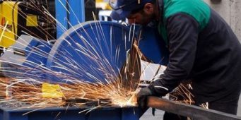 Волна безработицы больше всех накрыла промышленный сектор Турции      
