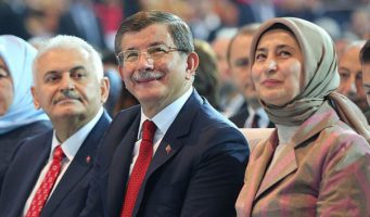 Давутоглу обвинил в своей отставке Эрдогана и назвал Йылдырыма «низкопрофильным»