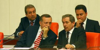 Бывший член ПСР о словах Эрдогана об умме: Кто, интересно, разделил мусульманскую умму будучи сопредседателем проекта «Большой Ближний Восток»?   