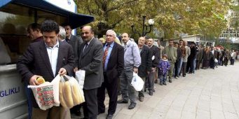 5 млн пенсионеров Турции подрабатывают чтобы прокормиться