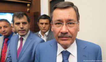 Бывшего мэра Анкары обвинили терроризме   