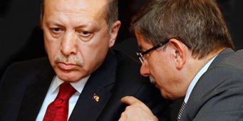 Давутоглу: Власть в руках Эрдогана наносит вред основам Турции