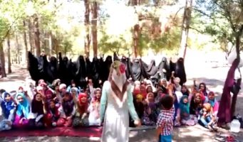ИГИЛовское воспитание: Детей заставили выкрикивать экстремистские лозунги