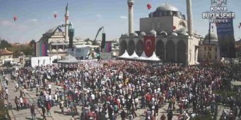 Эрдоган не смог собрать сторонников на митинг в Конье   