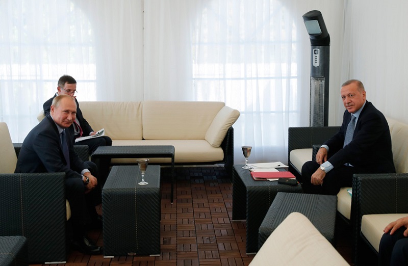Короткий жест Путина на встречи с Эрдоганом вызвал обсуждение в Сети