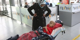 Мать мальчика, страдающего раком костей и вернувшегося из Германии: Власти играли с жизнью моего ребенка 