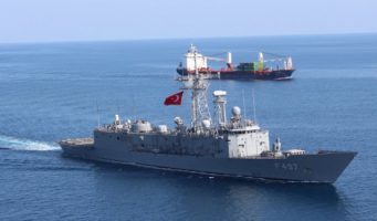 Военные корабли ВС Турции сопровождают гражданские суда, занимающиеся контрабандой оружия в Ливии    