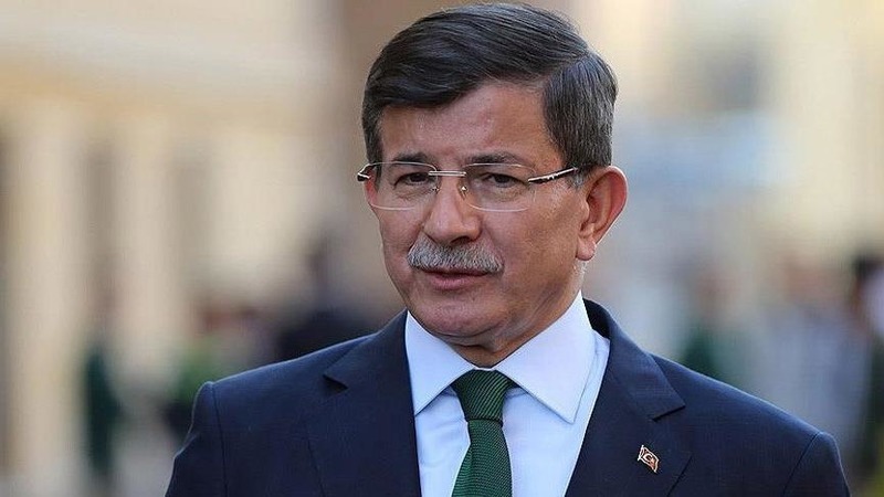 Давутоглу раскритиковал правительство за то, что Турция вернулась в 1990-е годы