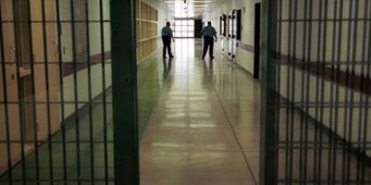 Смерть в тюрьме: Заключённого нашли мертвым на койке в камере   