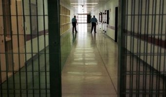 Смерть в тюрьме: Заключённого нашли мертвым на койке в камере   
