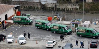 Информагентство Reuters показало «коронавирусный похоронный конвой» в Стамбуле