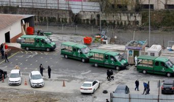 Информагентство Reuters показало «коронавирусный похоронный конвой» в Стамбуле