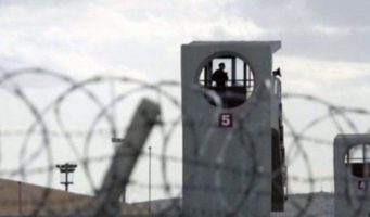 В турецкой тюрьме заключенных морят голодом?   