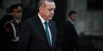 Доверие турок к Эрдогану снизилось   
