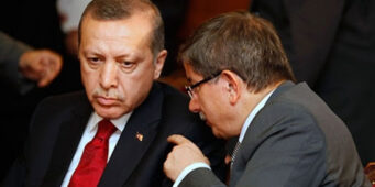 Давутоглу раскритиковал Эрдогана за закрытие университета  