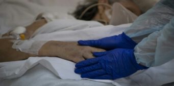 Турецкий политик призвал власти отказаться от сомнительного метода подсчета умерших от коронавируса   