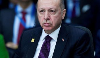 Опрос: Каждый четвертый турок не доверяет Эрдогану   