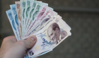 Турция мчится к валютному банкротству