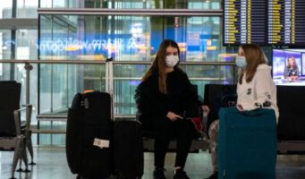 Великобритания исключила Турцию из списка безопасных стран по коронавирусу