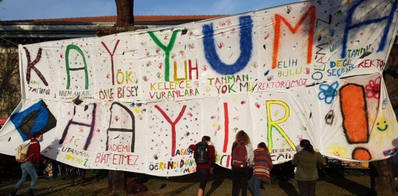 Протестующие студенты ответили Эрдогану на обвинения в терроризме: Мы студенты   