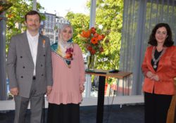 Турецкая чета последователей движения Хизмет удостоена королевского ордена Нидерландов   