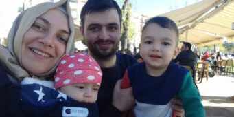 Женщина, потерявшая мужа и детей в Эгейском море, снова взята под стражу